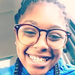 Meet your Posher, Mia